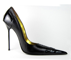 Ultra-high stiletto court shoe with extreme winklepicker pointed toe and laced and brogue detail. Black leather and patent upper and sole, full gold leather lining. Made in Italy exclusively for RoSa Shoes
